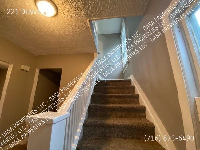 Building Photo - 221 Denver - 3 Bed / 1 Bath