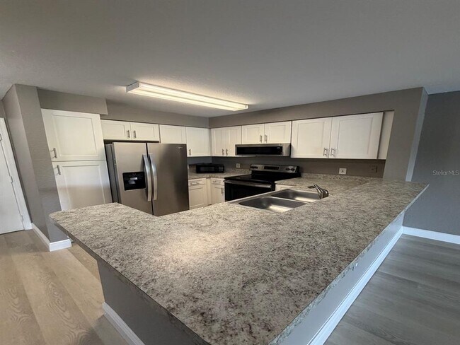 Photo - 13803 Fairway Island Dr Apartment