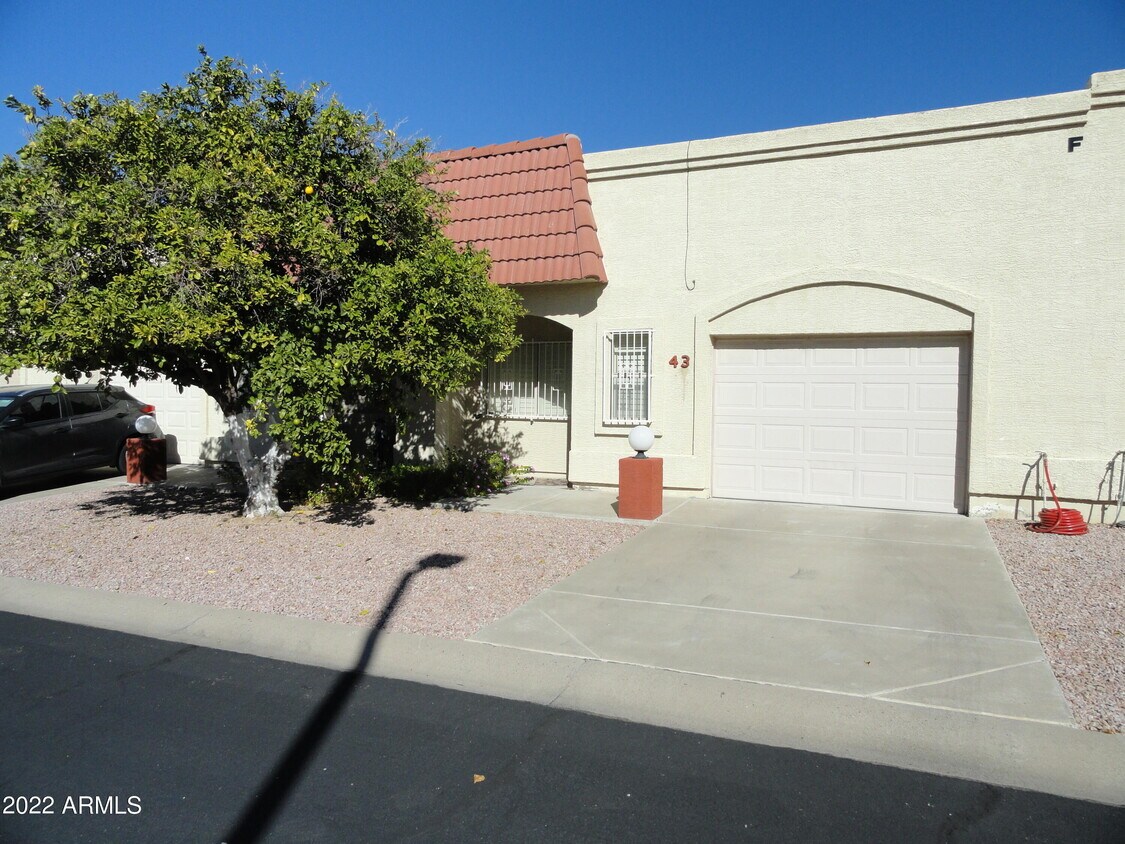 Foto principal - 1951 N 64th St