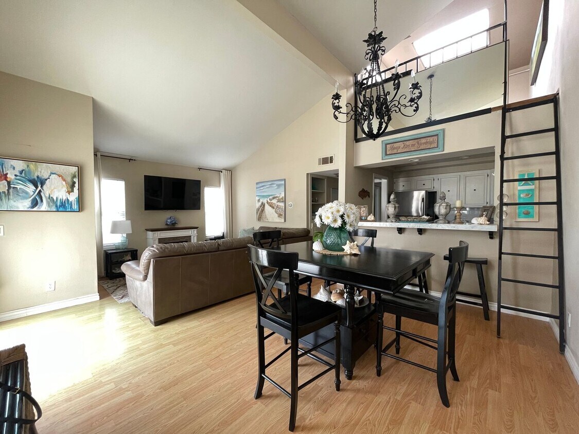 Foto principal - Fully Furnished Beachside Condo – Steps to...