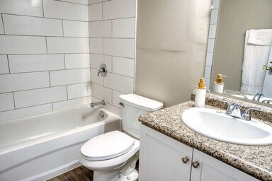 Photo du bâtiment - Silverbirch Apartments