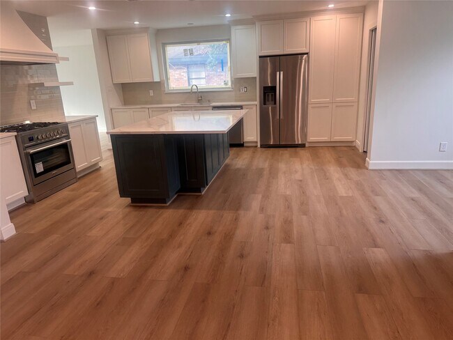 Foto del edificio - 4726 Ivanhoe St