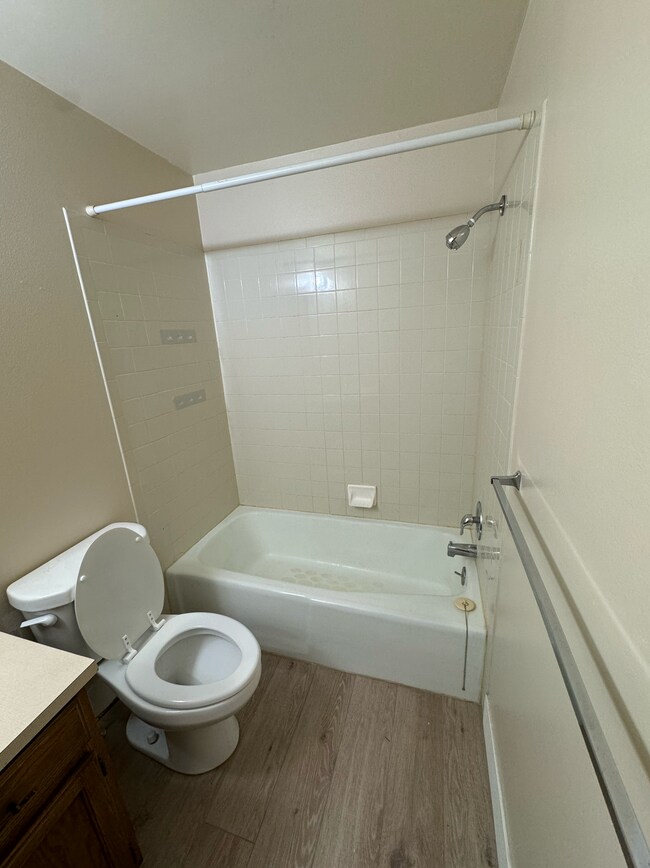 Foto del edificio - Orem Duplex