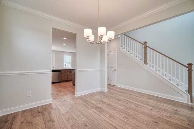 Building Photo - Gorgeous 4 BR, 3 BA Home With Easy Access ...