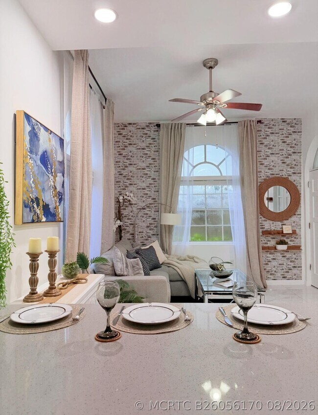 Foto del edificio - 3356 Bird Ave