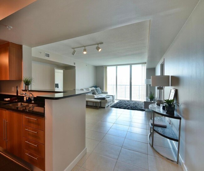 Photo - Two-Bedroom Residence with Bay and River V... Apartment