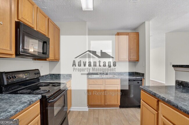 Foto del edificio - 8100 Oakley Cir