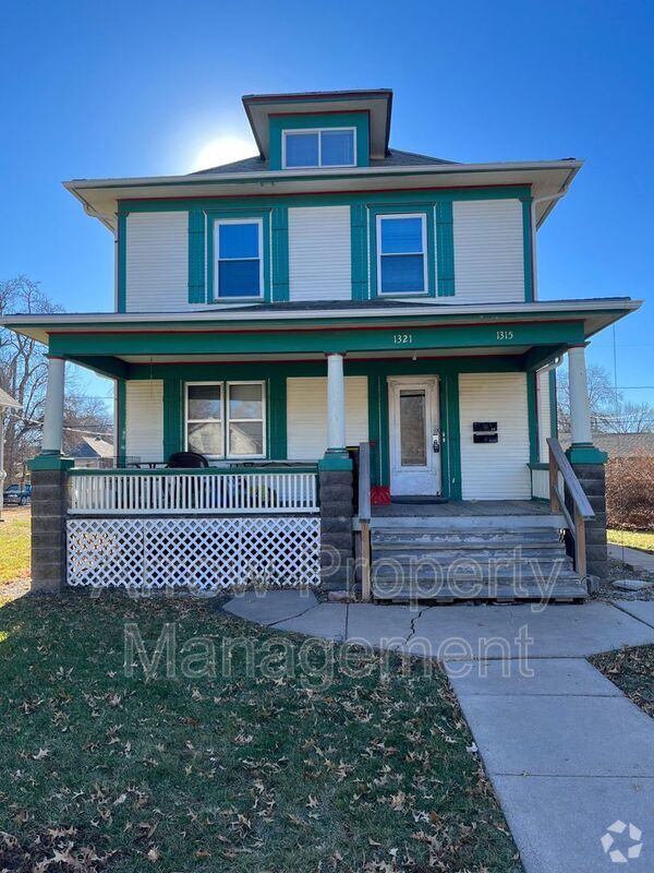 Building Photo - 1321 Garfield St