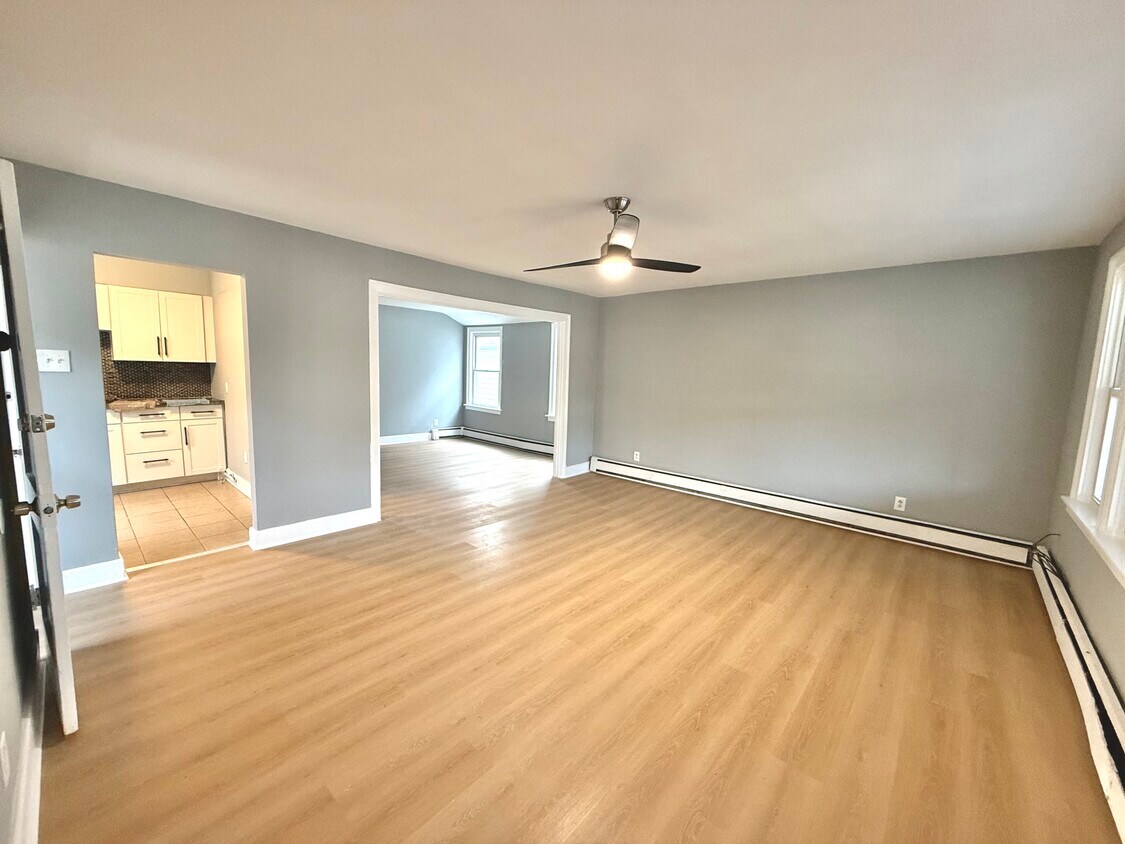 Primary Photo - 1509 Rockland Ave