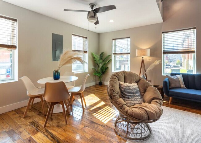 Building Photo - 400 E 13th St