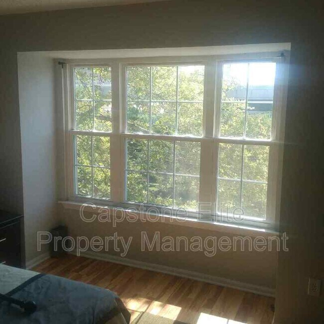 63 Howard St Unit 2 Upstairs Standard, Newark, NJ 07103 Condo for