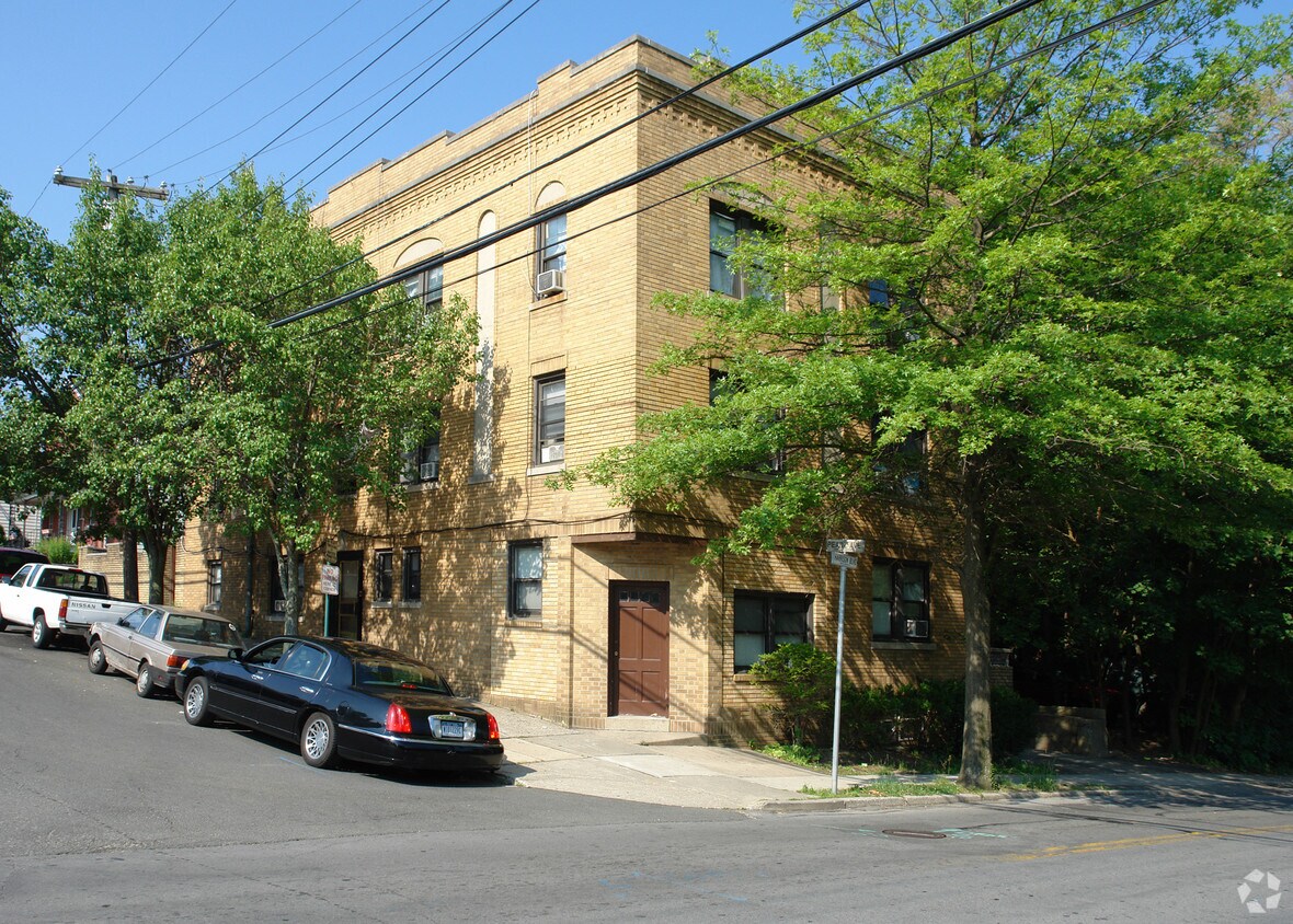 Primary Photo - 57 Pearl Ave