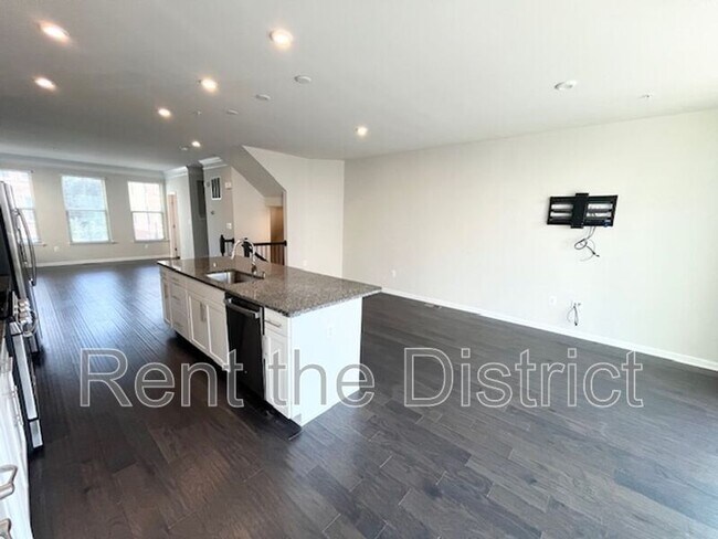 Foto del edificio - 3633 Jamison St NE