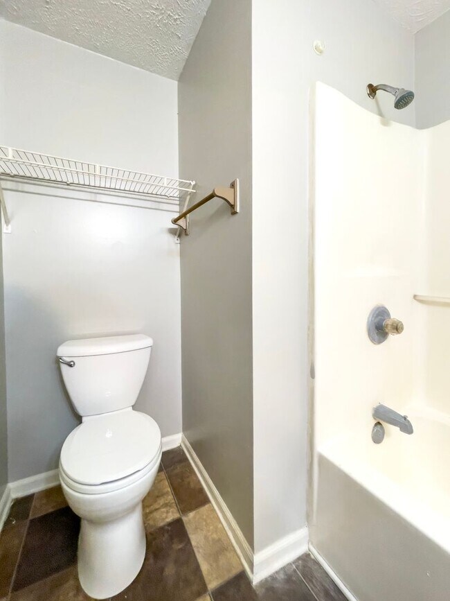 Foto del edificio - 114 E 8th St