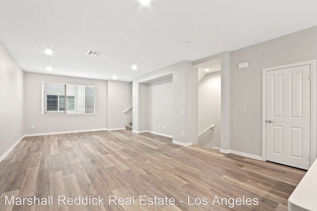 Building Photo - 3 br, 4 bath House - 14410 Lily Ln Unit 3