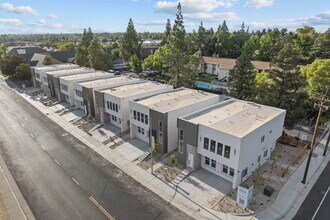 Building Photo - 4843 Chippendale Dr