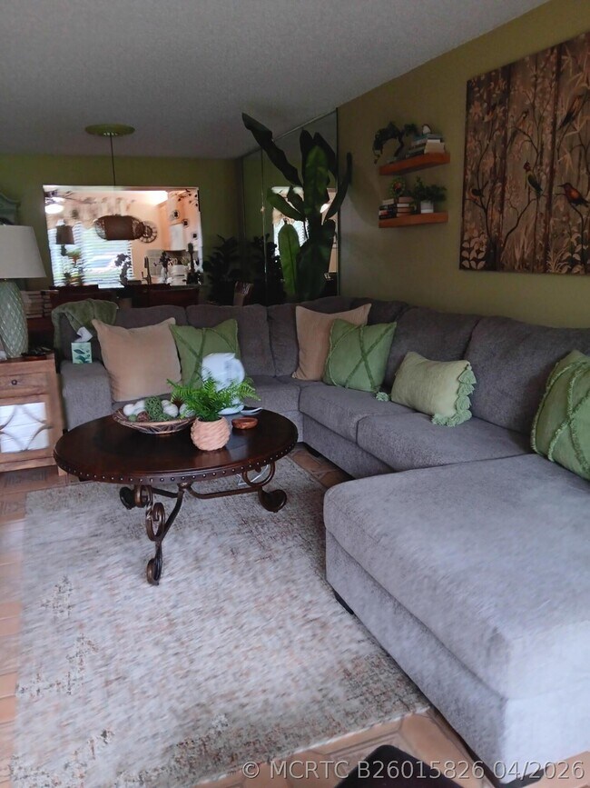 Foto del edificio - 5701 Fairway Park Dr