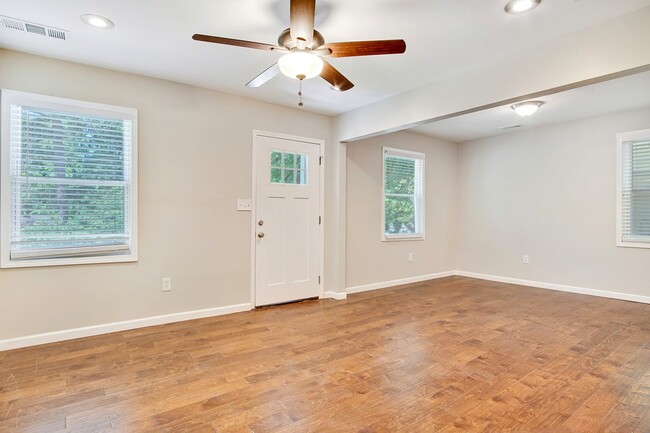 Building Photo - 2836 Harlan Dr
