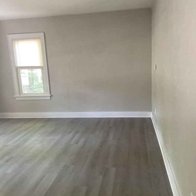 Building Photo - 2313 W Herold Ave