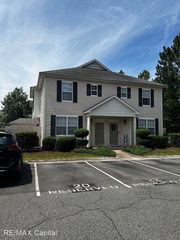 Primary Photo - 2 br, 2.5 bath House - Duffy Drive, 4520
