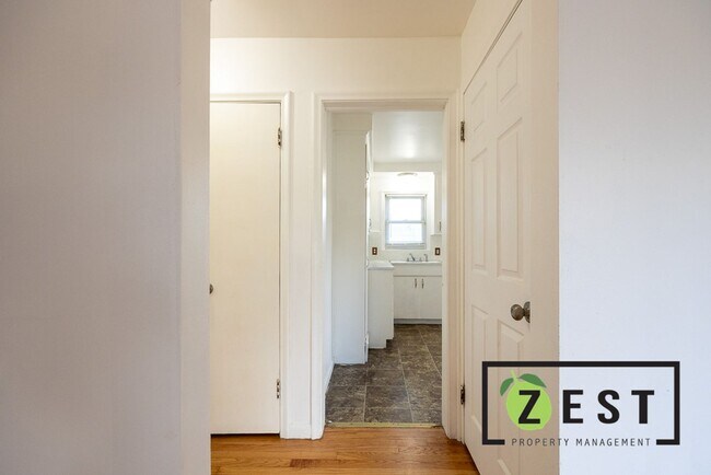 Foto del edificio - 2 BED 1 BATH SINGLE FAMILY HOME