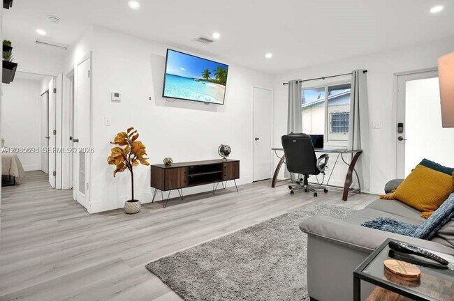 Foto del edificio - 300 NW 82nd Terrace