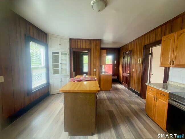 Foto del edificio - 261 Wakelee Ave