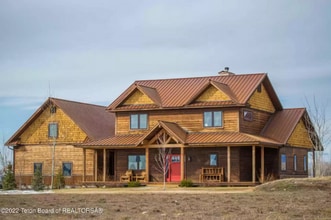 Building Photo - 656 Somerset Ln