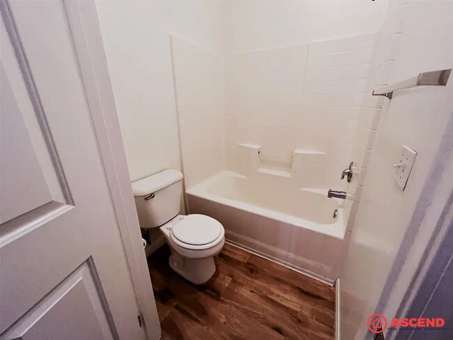 Building Photo - 531 Yellow Meadow Ct