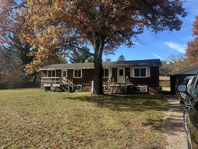 Building Photo - REMODELED 2 Bedroom Duplex