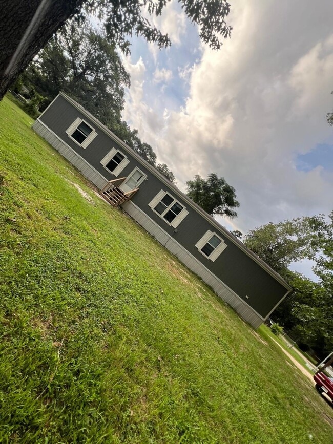Building Photo - 56 3703
