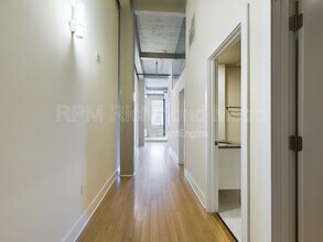 Building Photo - 815 Perry St