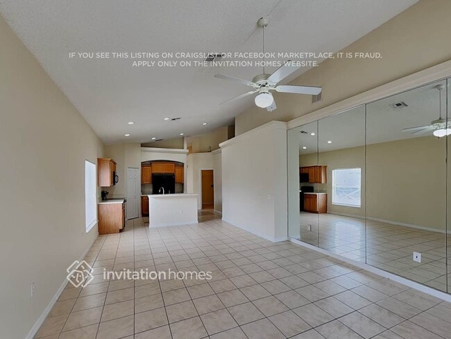 Building Photo - 16725 Rolling Green Dr