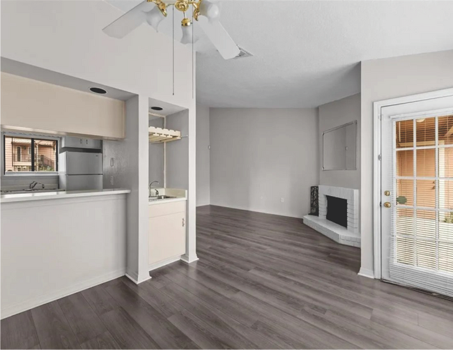 Fenced in back patio - 652 Grenadine Ct Townhome