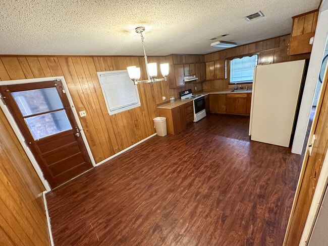 Building Photo - 105 Felder Dr