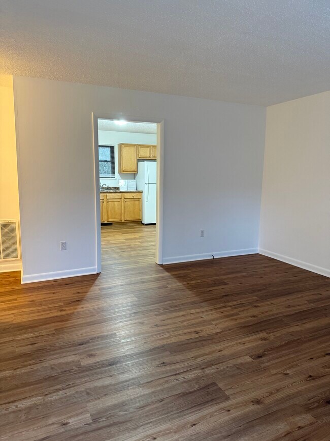 Foto del edificio - 217 N Fork Rd