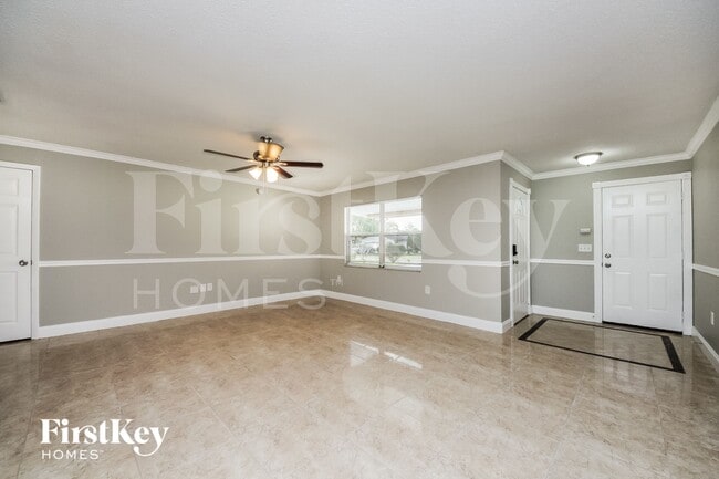 Building Photo - 504 St Dunstan Way