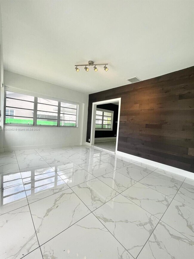 Foto del edificio - 4257 NW 3rd St