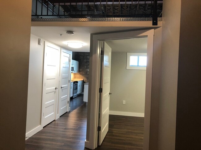 Building Photo - 108 Adams St