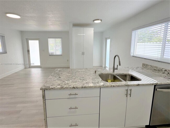 Foto del edificio - 11230 SW 5th St