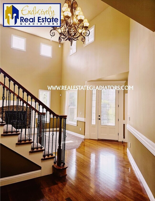 Building Photo - Stunning 4-Bedroom Home for Rent in Bothell!