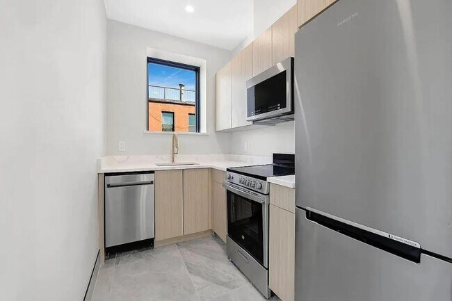 Foto del edificio - 1 bedroom in Brooklyn NY 11221