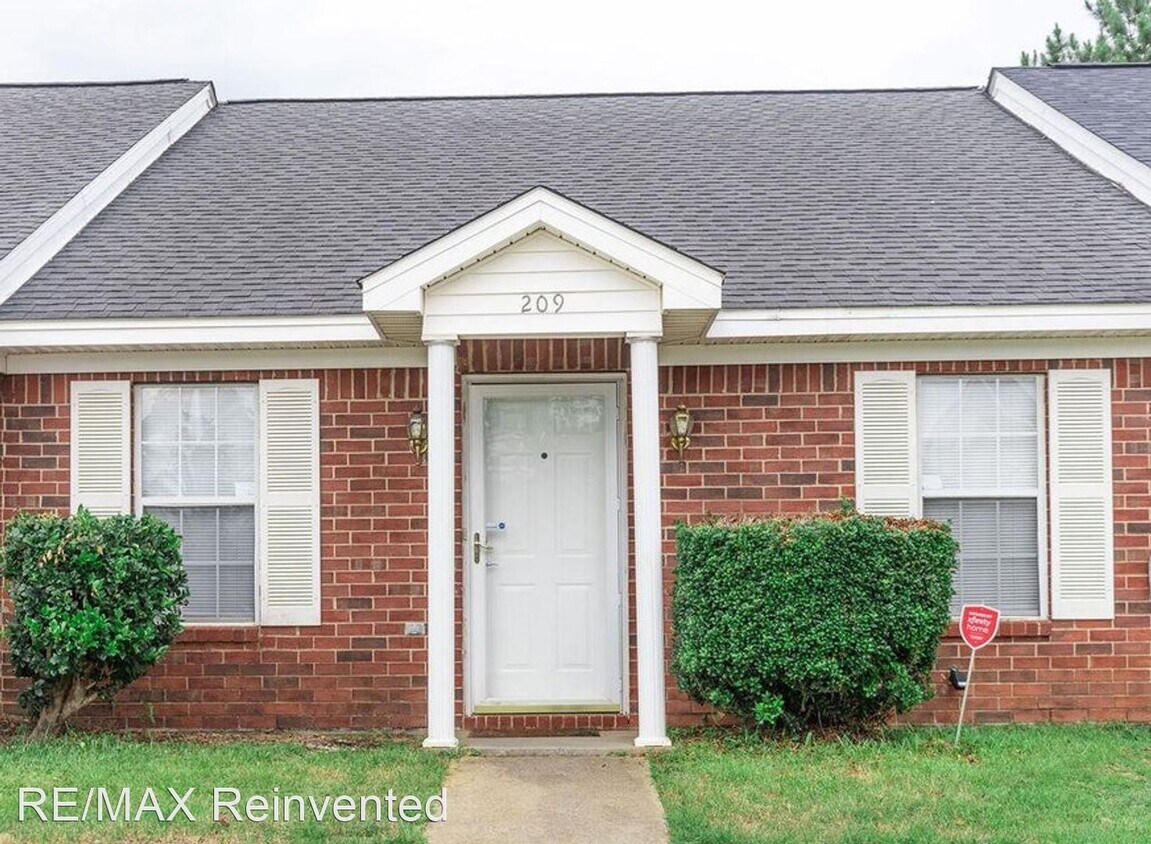 Foto principal - 2 br, 2 bath House - 209 Longmeadow Lane