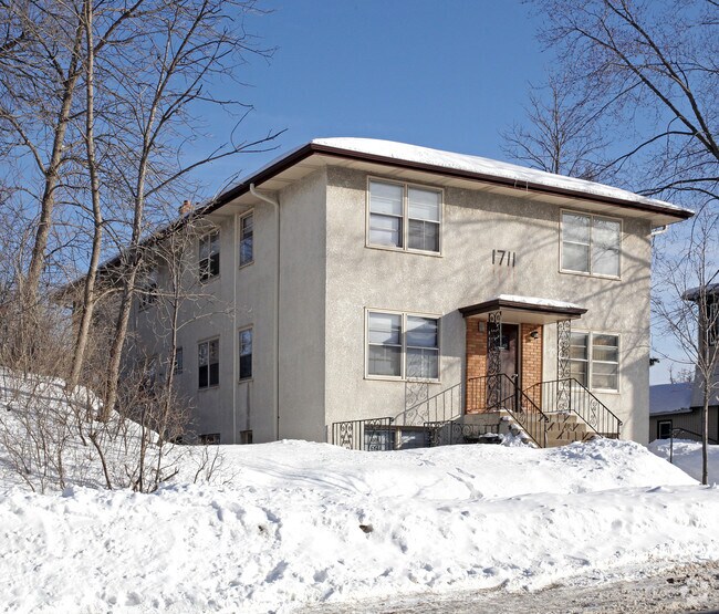 1711 7th St E, Saint Paul, MN 55106 Apartments Saint Paul, MN