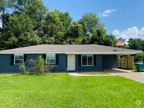 Building Photo - 15135 Montecino Dr