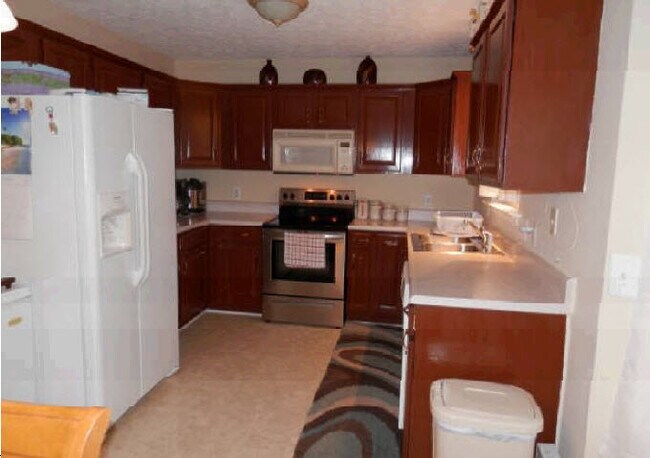 Foto del edificio - 3421 Harbor Hill Pl