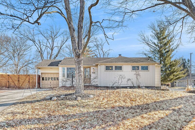 Primary Photo - 7535 Briar St