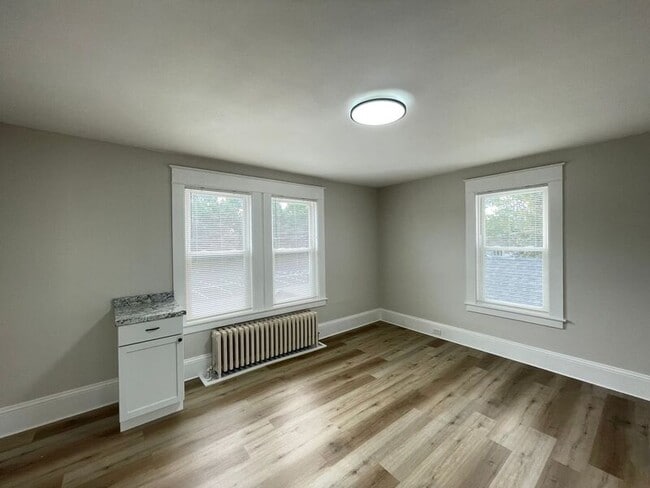 Building Photo - 55 Henriette St