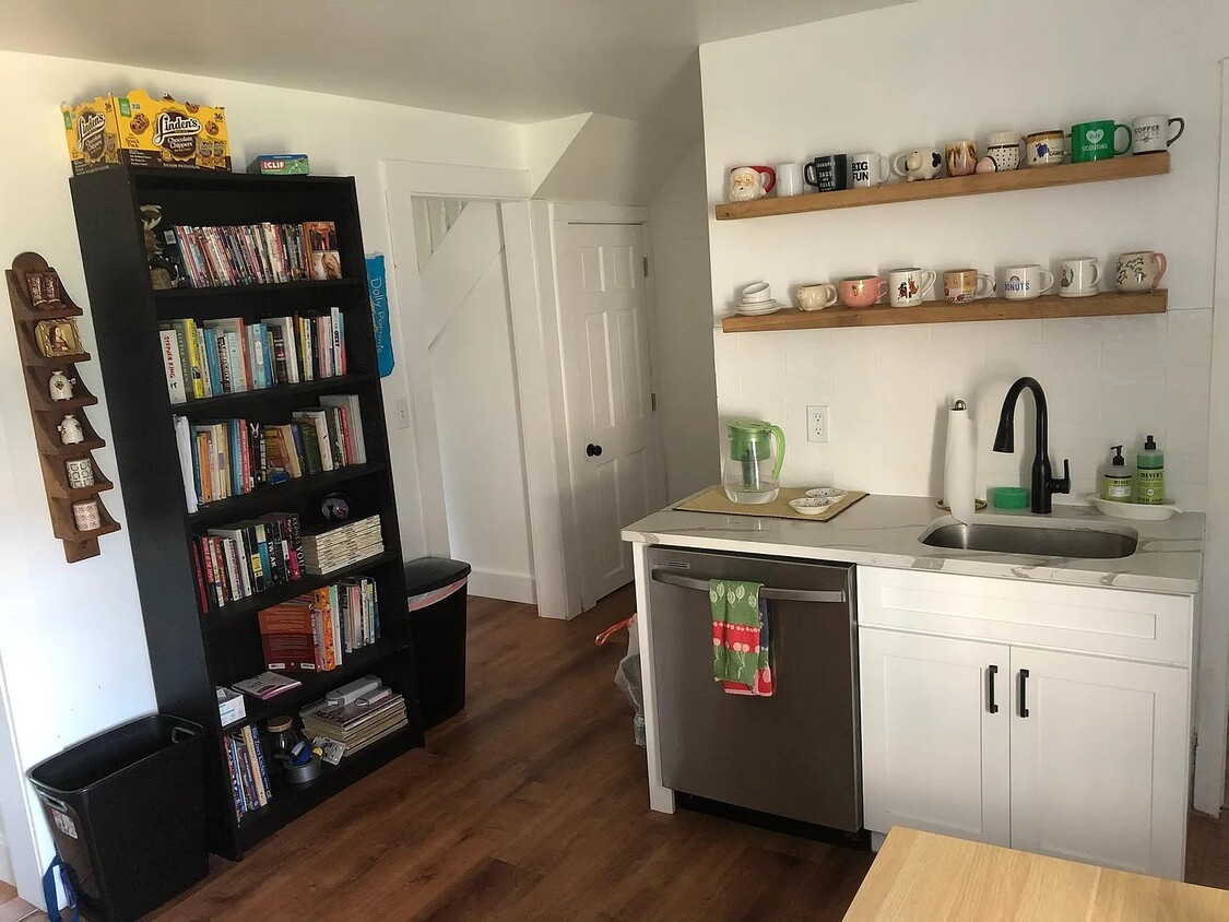 Foto principal - 408 Pleasant St