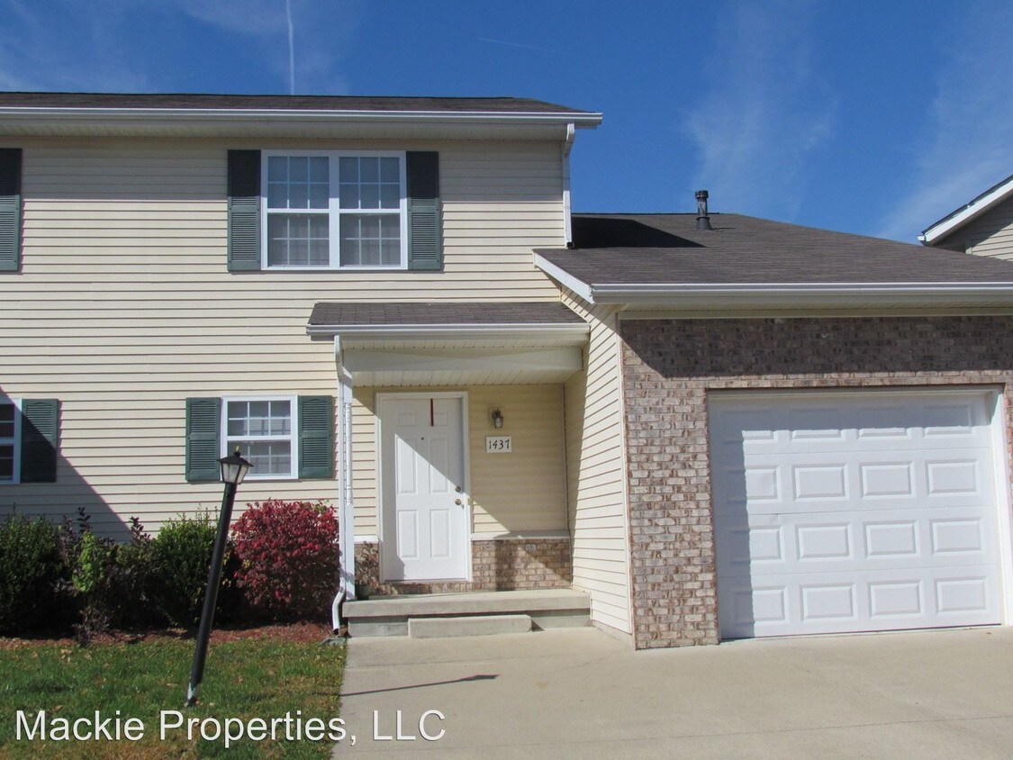 Primary Photo - 4 br, 2.5 bath House - 1437 West Westwind Ct